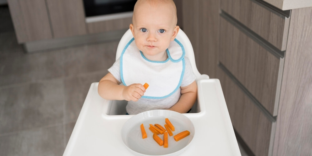 6 Aylık Bebek Beslenmesi: Katı Gıdalar ile Tanışma